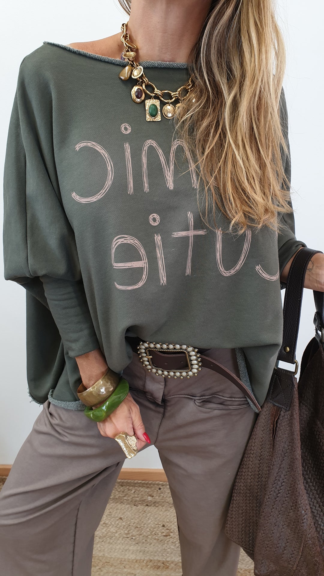 Sweatshirt